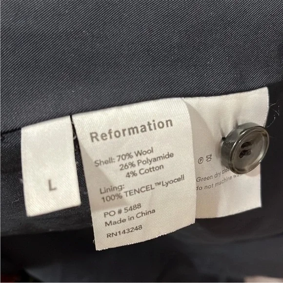 Beautiful 70% wool Reformation Middlebury long plaid coat, size Large - Picture 8 of 11